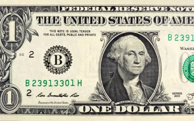El dólar estadounidense inició el septiembre del mercado cubano con un valor de 675 CUP.