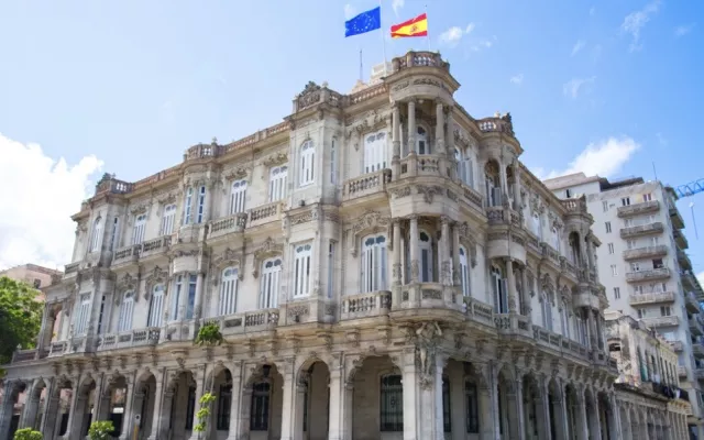 Palacio Velasco Sarrá, la embajada de España en La Habana.