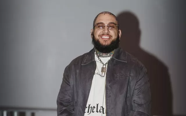 Miguelín ha convertido además su presencia en redes en una plataforma para conectar con otros artistas y creadores cubanos.