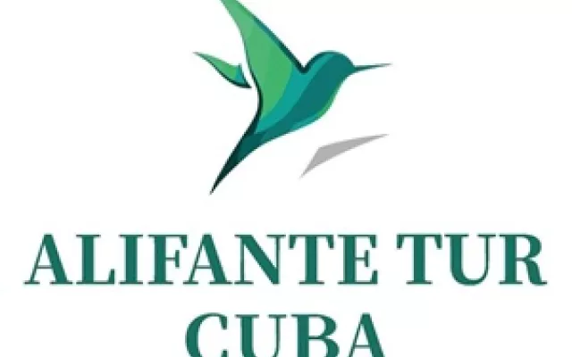 Representantes de la agencia Alifante Tur Cuba durante la presentación de su nueva propuesta comercial.