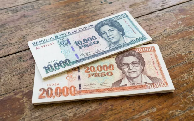 Nuevos billetes de 10 000 y 20 000 pesos cubanos con las imágenes de Haydee Santamaría y Vilma Espín.