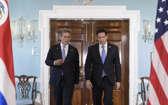 El canciller de Costa Rica, Manuel Tovar, junto al secretario de Estado estadounidense, Marco Rubio, durante un encuentro oficial.