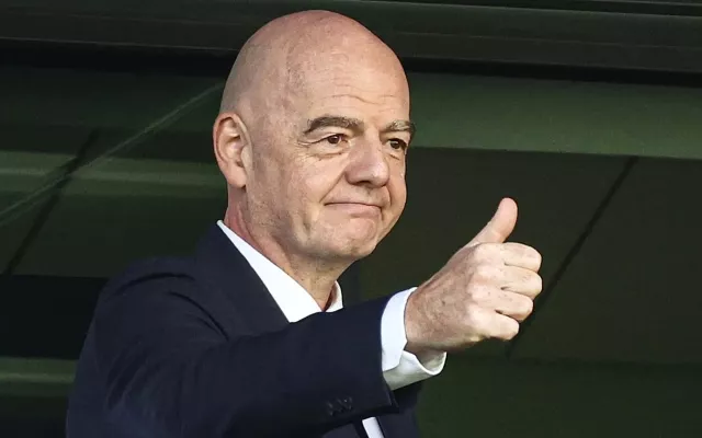 Gianni Infantino durante una conferencia de prensa en la sede de la FIFA.