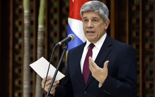 El viceministro cubano Carlos Fernández de Cossío durante una intervención pública.