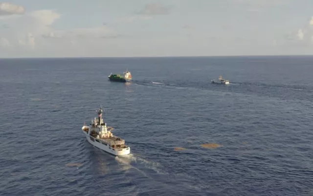 La Guardia Costera intercepta el buque mercante Grace y continúa las operaciones para interceptar envíos de combustible cubano.