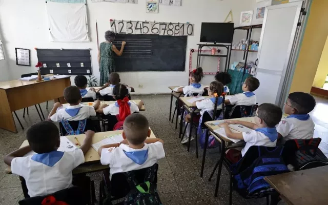 Salón de clases en una escuela cubana durante el periodo lectivo en curso.