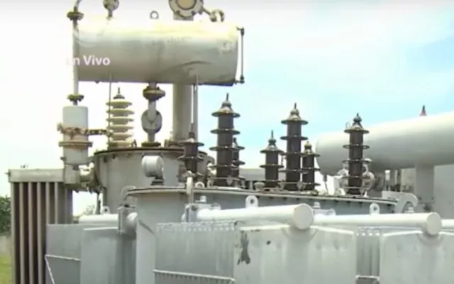 Transformadores eléctricos en una subestación de Mayabeque.